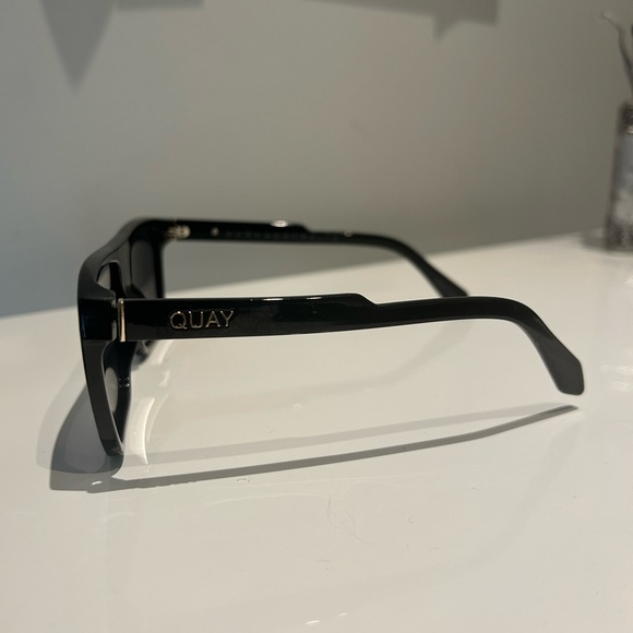 QUAY sunglasses - Picture 2 of 4